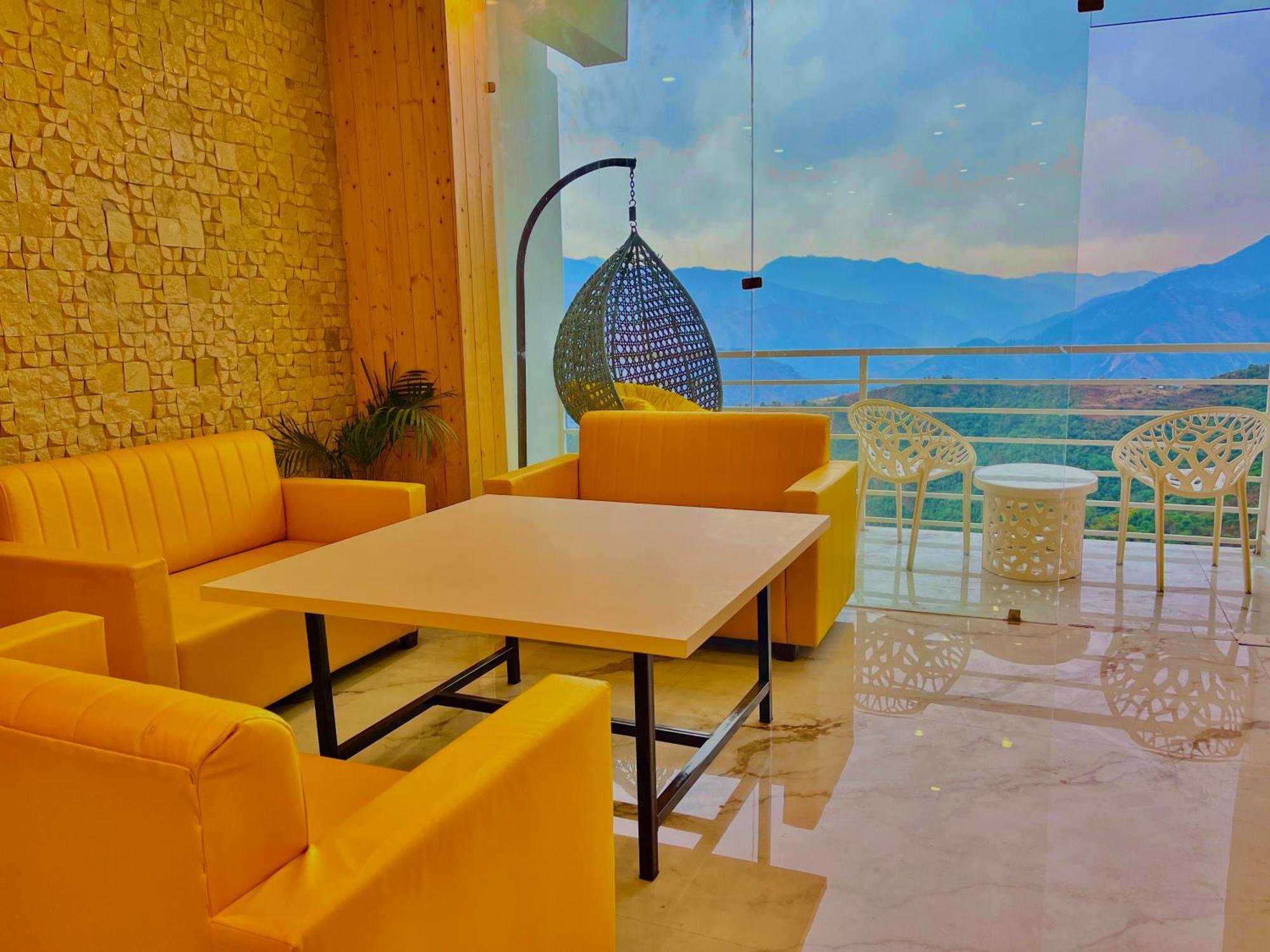 Hotel Classic Crown - #Scenic Mountain View #Open Terrace #Parking #Premium Rooms With Balcony #Guest Preferred #Best Selling Hotel In Mussoorie Bagian luar foto